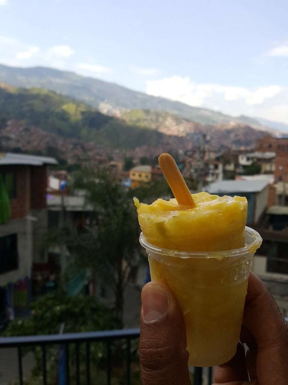 Kolumbien - Medellín - Zwiscendurch ein kühles Mangoeis mit Salz (!) und Lemon... LECKER....