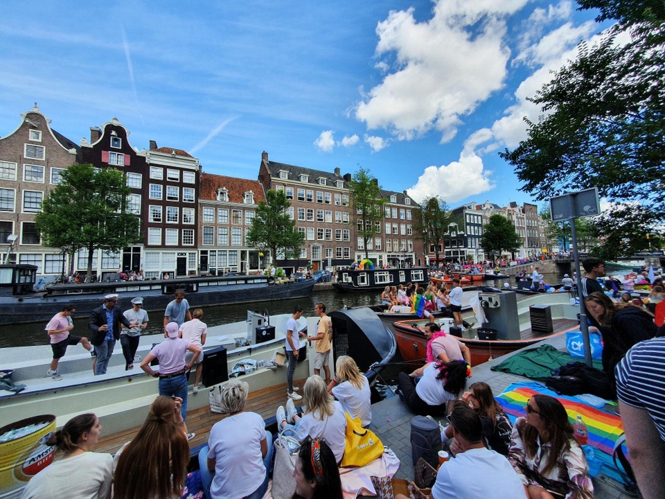 Niederlande - Amsterdam - Ein buntes Treiben bei "Pride Amsterdam".