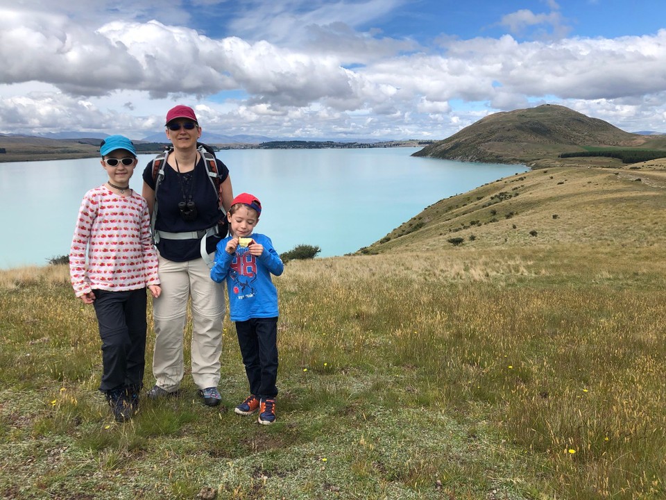 Neuseeland - Tekapo - Mit dem schöneren Wetter zeigt sich langsam auch die schöne Farbe des Lake Tekapo.