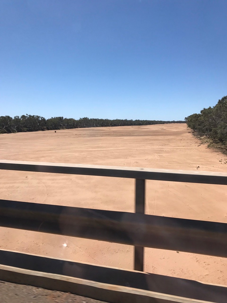  - Australia, Carnarvon - Gascoyne river in full flow !!