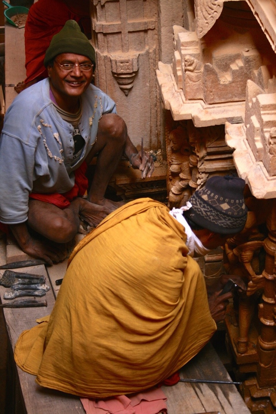 Jaisalmer - Jaisalmer - Stone workers repairing