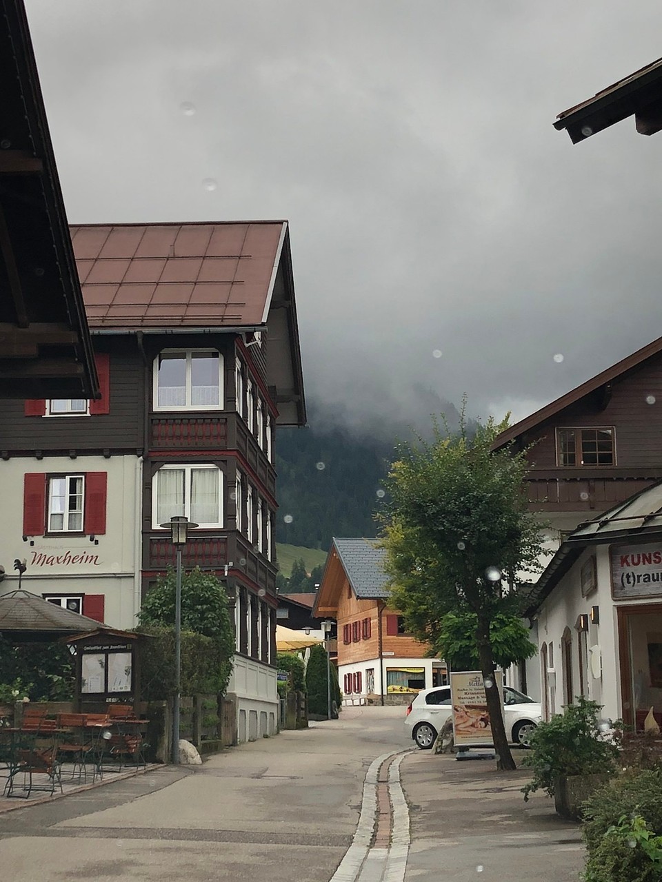 Deutschland - Oberstdorf - Das Nebelhorn begrüßt uns, uff, Da muss eine neue schöne warme Jacke her 👍