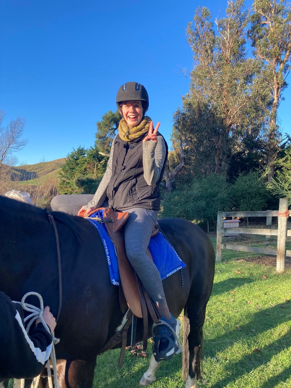 Neuseeland - Ward - Und auch Katja darf sich in den Sattel schwingen.