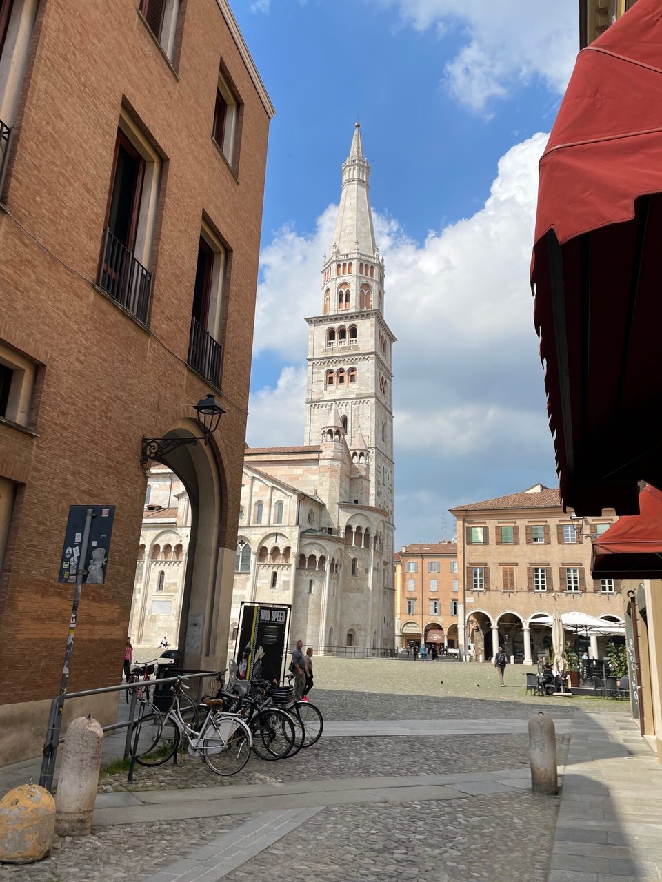 Italien - Maranello - Torre Ghirlandina Den wir besteigen werden