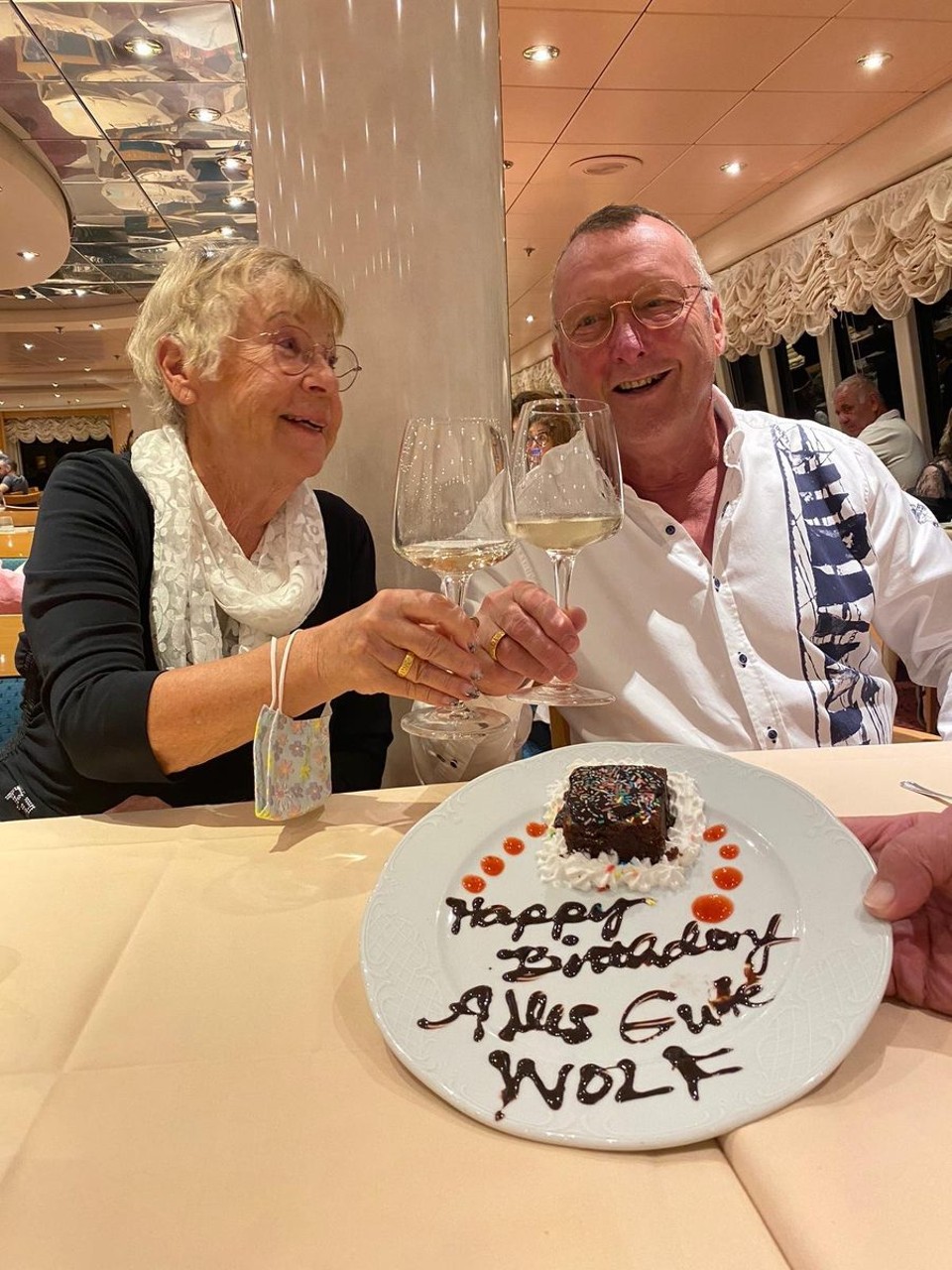 Griechenland - Thira - Abends noch Geburtstag feiern