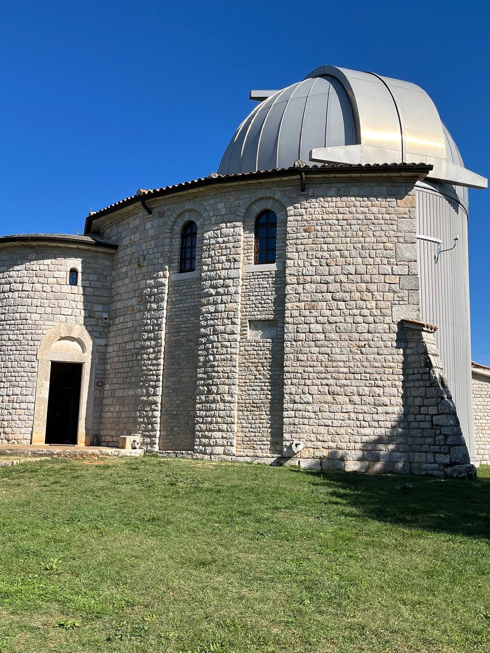 Kroatien - Pazin - Tićan Observatorium Sternearte