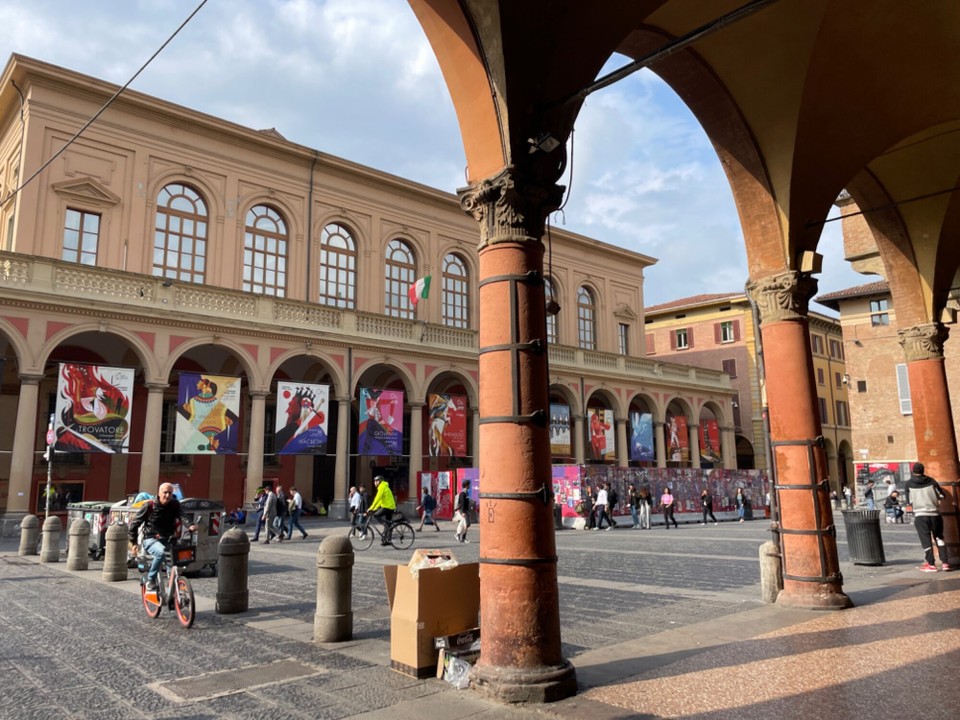 Italien - Bologna - Piazza im Univiertel