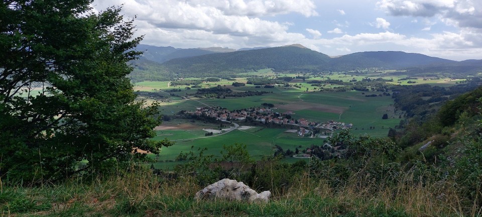 France - Avignon - Vassieux-en-Vercors auf der Vercors Hochebene. Hier wurde ein Aufstand des franz. Widerstands von den deutschen Besatzern 1944 auf brutale Weise niedergeschlagen. 