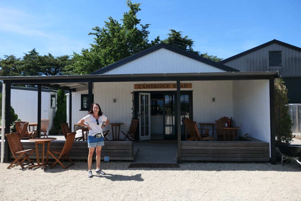 Neuseeland - Martinborough - Stop 1: Camebridge Road. Der Winzer setzt auf möglichst naturbelassene Weine.