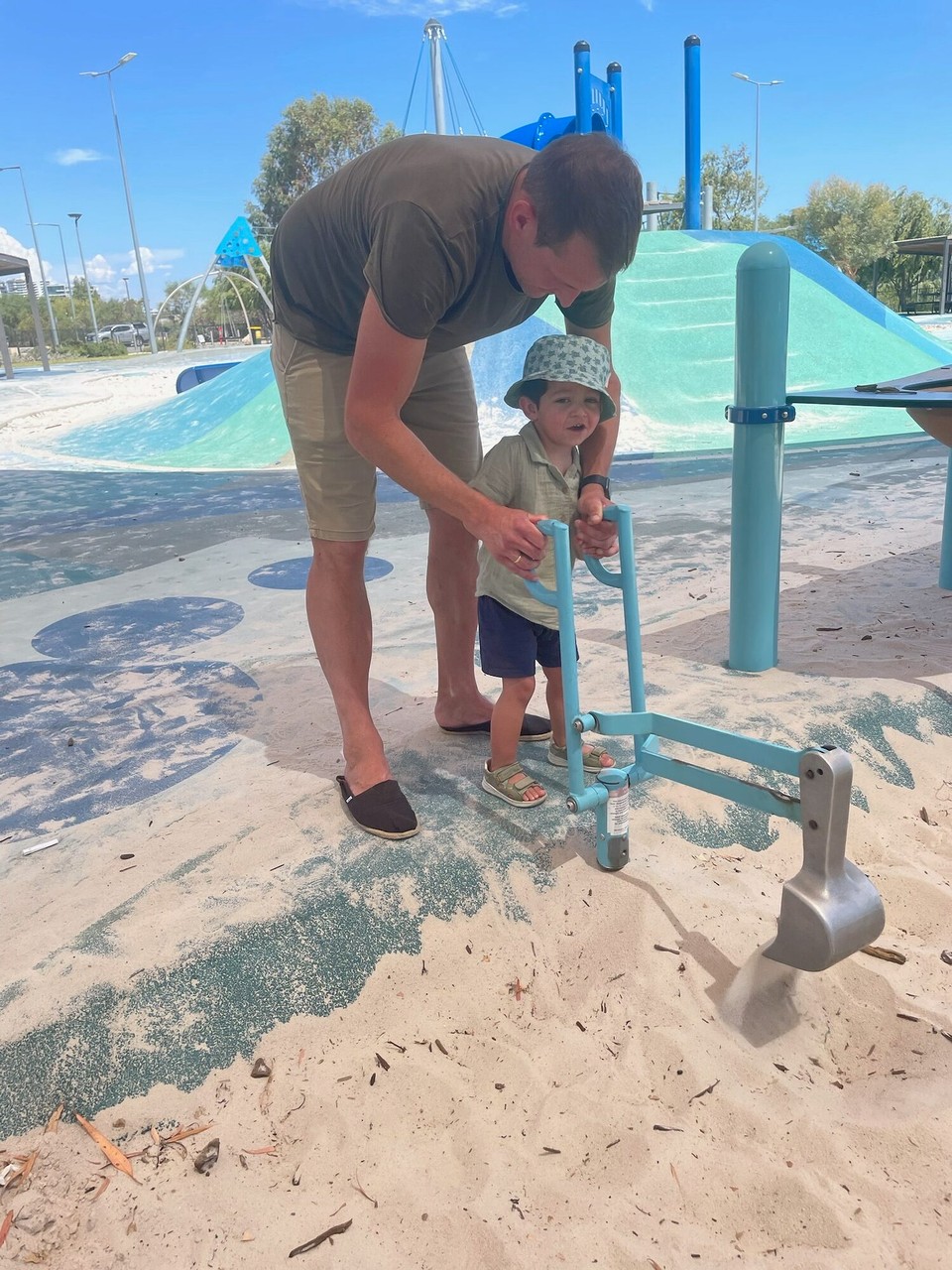 Australien - East Perth - …und haben auf dem angrenzenden Spielplatz gebaggert.