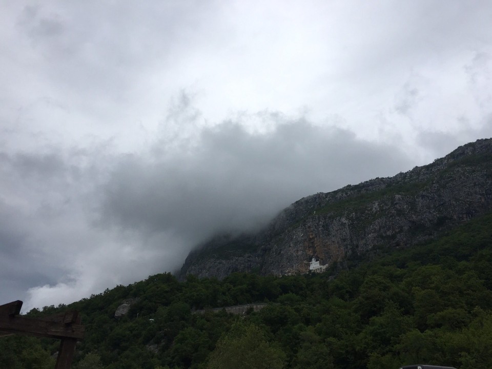 Montenegro -  - Das Kloster im Berg