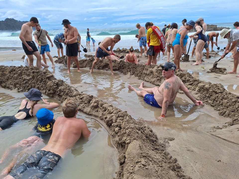 Neuseeland - Hot Water Beach - Wasser ist an manchen Stellen sehr heiß 