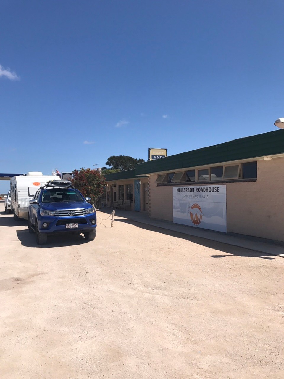  - Australia, Penong - Shower power pit stop !