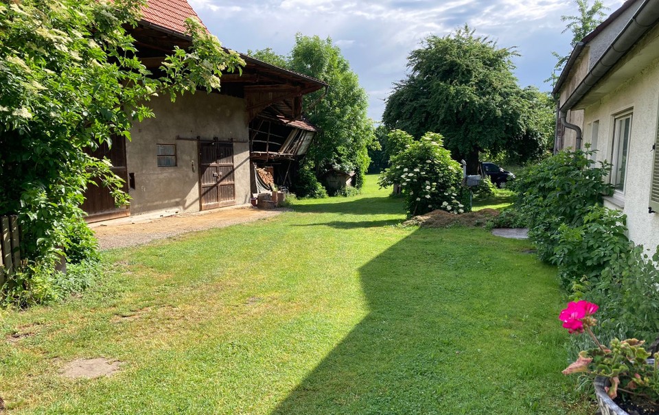 Deutschland - Gundremmingen - Zufahrt zur Alten Schäferei 