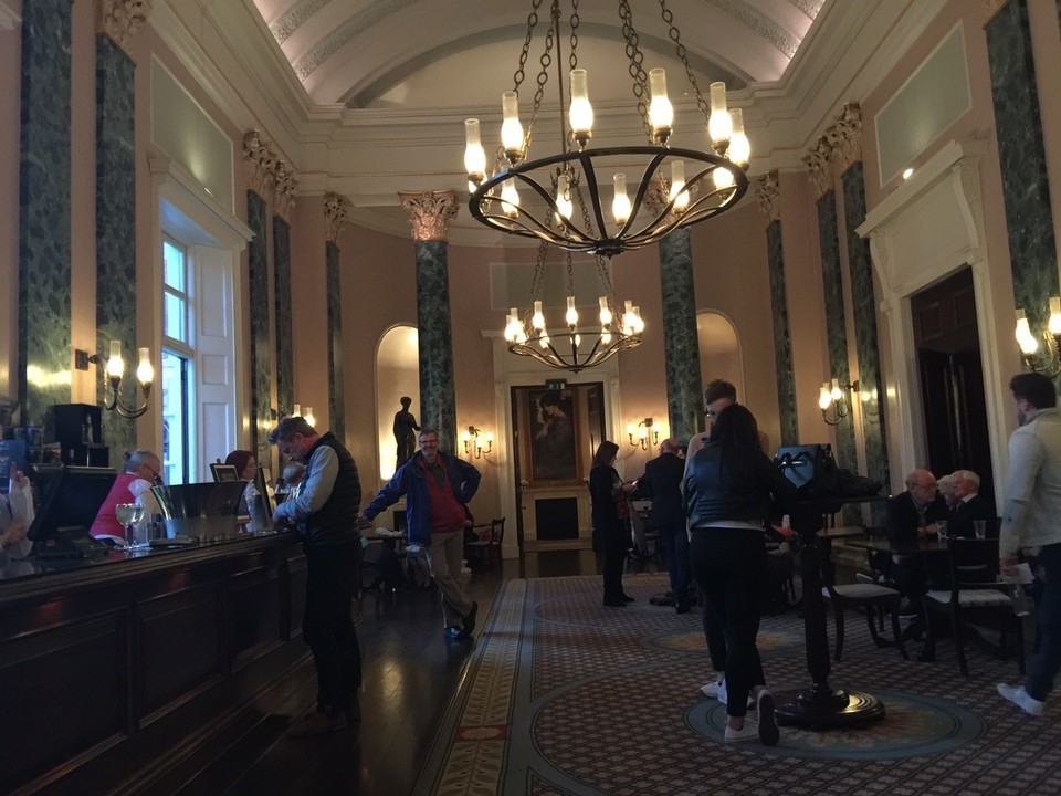  - United Kingdom, London, River Thames - Royal Theatre, Drury Lane. The building is the most recent in a line of four theatres which were built at the same location, the earliest of which dated back to 1663, making it the oldest theatre site in London still in use.