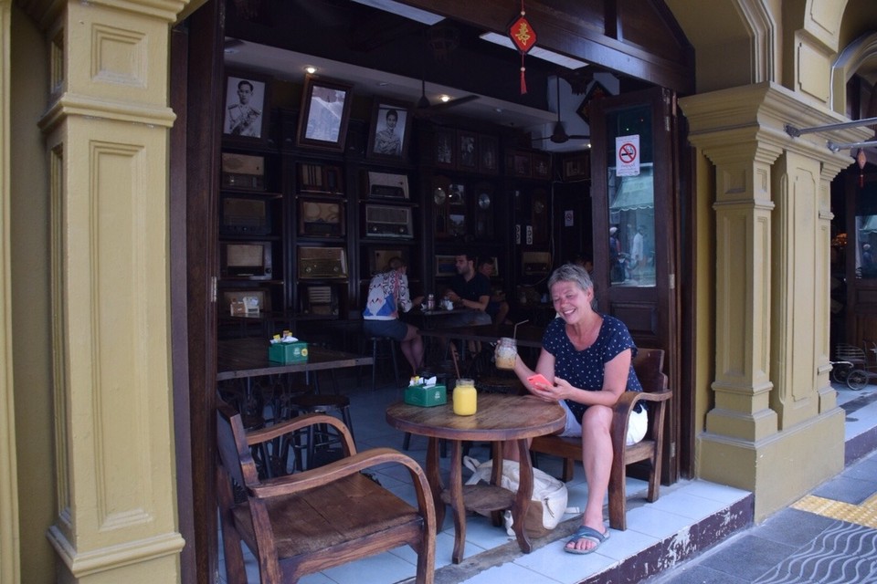 Thailand - Amphoe Mueang Phuket - Eigentlich wollten wir mit der Fähre nach Ao Nang oder Krabi, aber 3 Stunden hin und dann wieder zurück, und noch ne Stunde mit dem Moped ins Hotel war uns dann doch zu stressig.