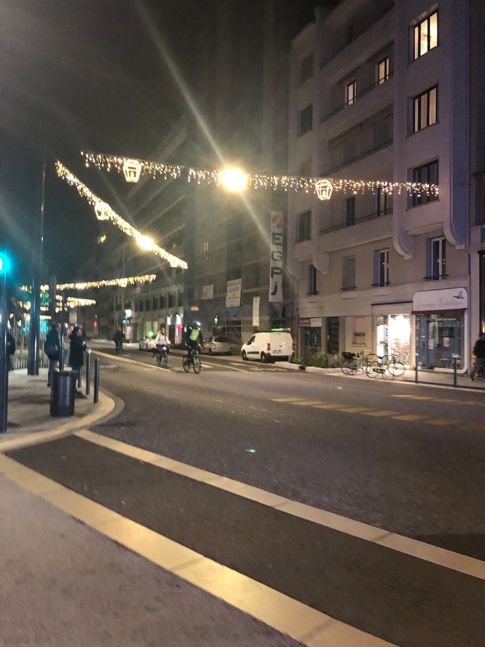 Frankreich - Grenoble - In jeder Straße hängen andere Lichter 