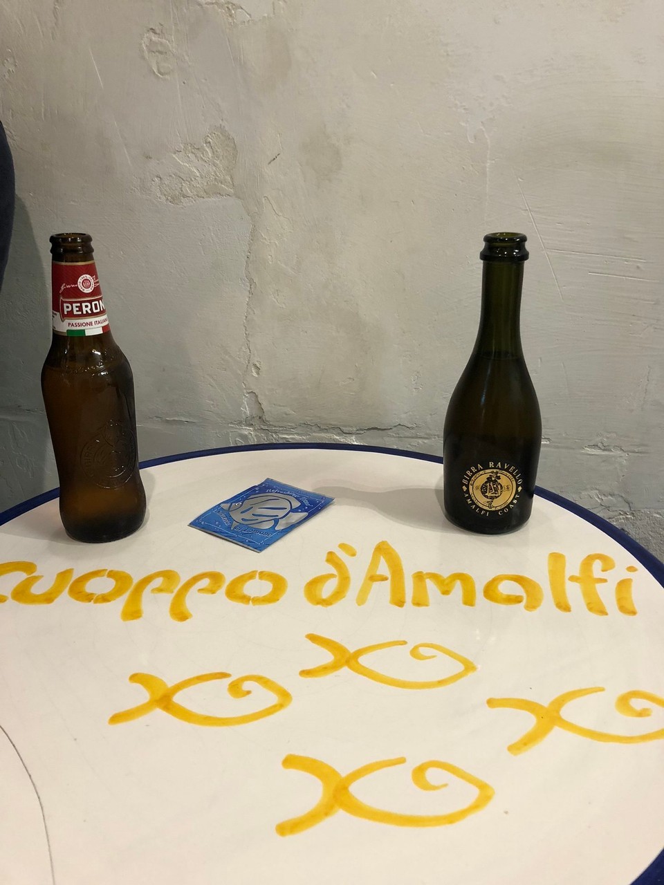 Italien - Vettica Minore - Bier in Champagner-Flaschen...