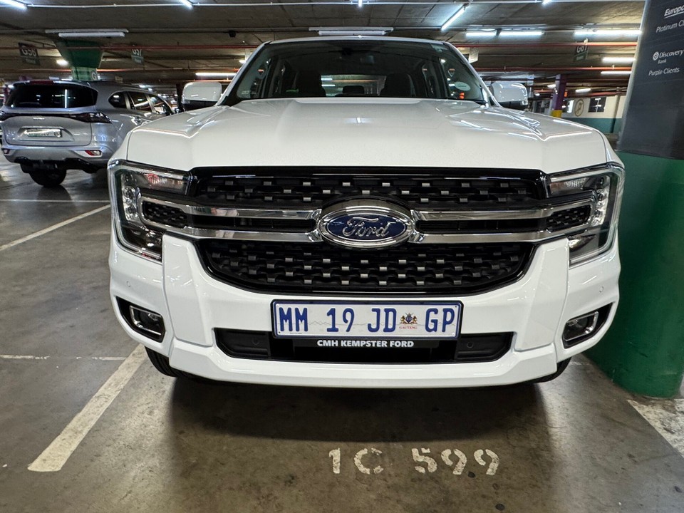 Südafrika - Kempton Park - Ganz schön bullig das Teil, er wird wahrscheinlich die nächsten 2 Wochen etwas leiden.