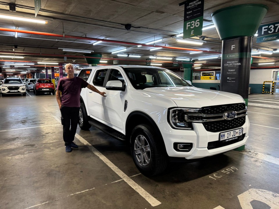 Südafrika - Kempton Park - Nach einer langen Nacht kommen wir um 7:30 Uhr endlich in Johannesburg an.
Schnell noch den Mietwagen abgeholt.