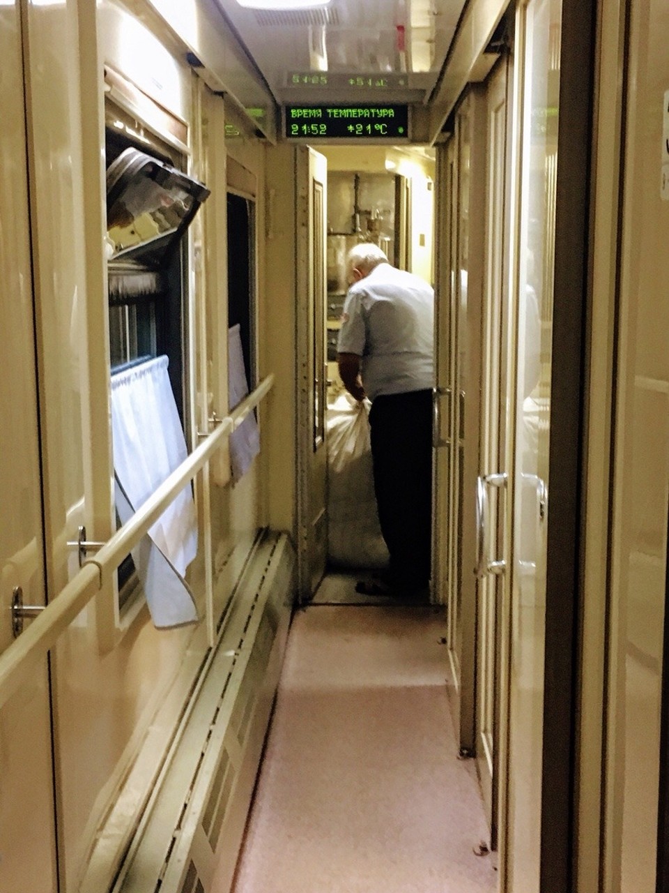 Russia - Saint Petersburg - Stricu smo mogli odnest rjuhe. Uro in pol pred prihodom😵