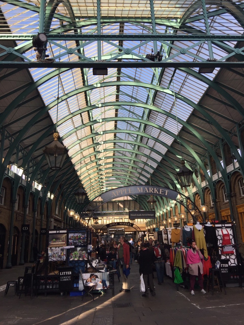  - United Kingdom, London, River Thames - Covent Garden, Apple Market 