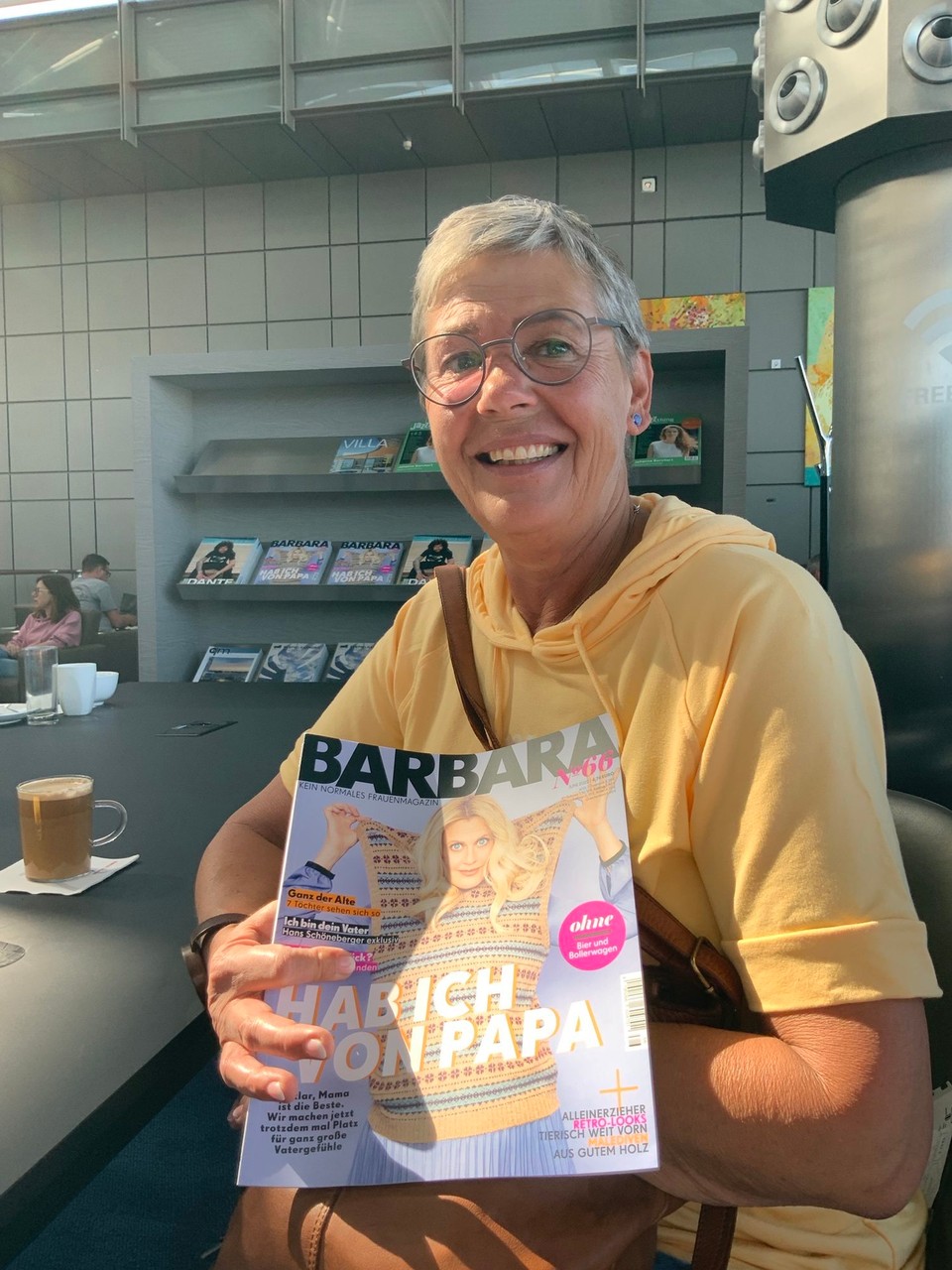 Deutschland - Hamburg - Erst mal Entspannung in der Airport Lounge.