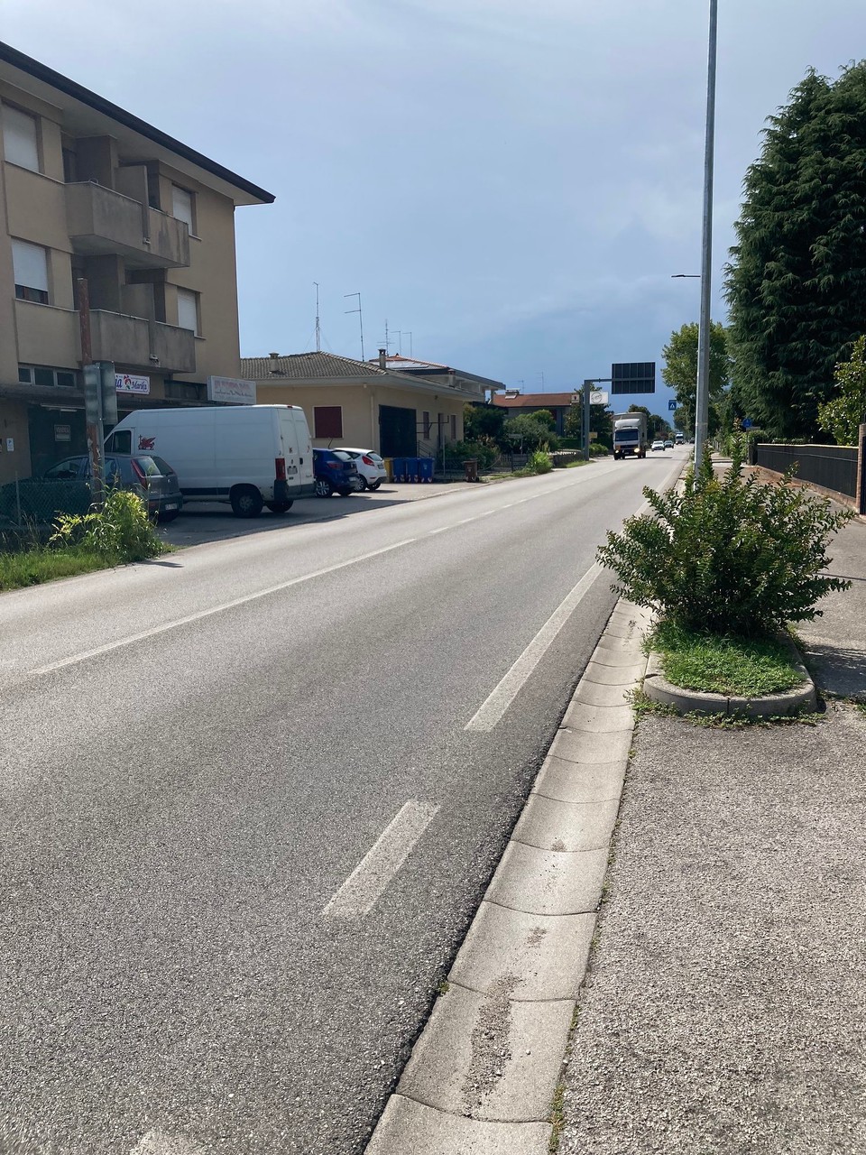 Italien - Susegana - Dunkle Wolken ziehen auf, kurz vorm Ziel 