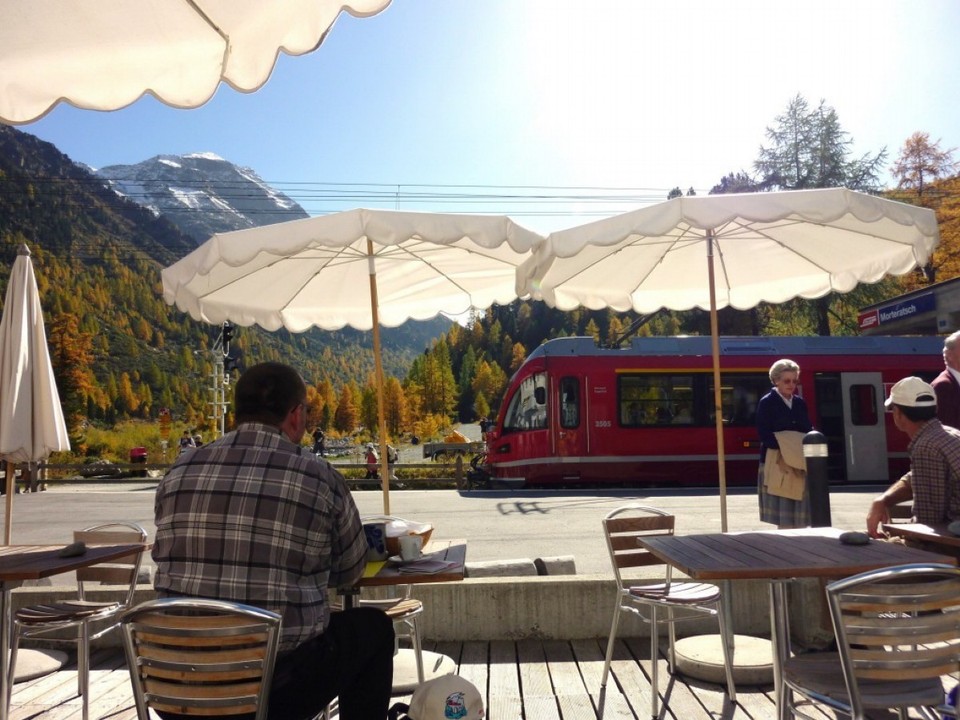 Schweiz - Graubünden - ...auf der Terrasse sitzen und sonnen...