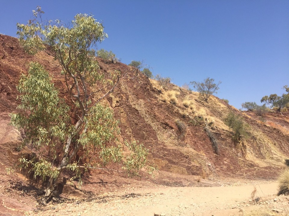  - Australia, West MacDonnell National Park, Ochre Pits - 