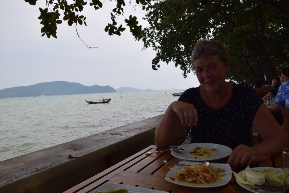 Thailand - Amphoe Mueang Phuket - Kleiner Snack am Kan Eang Pier