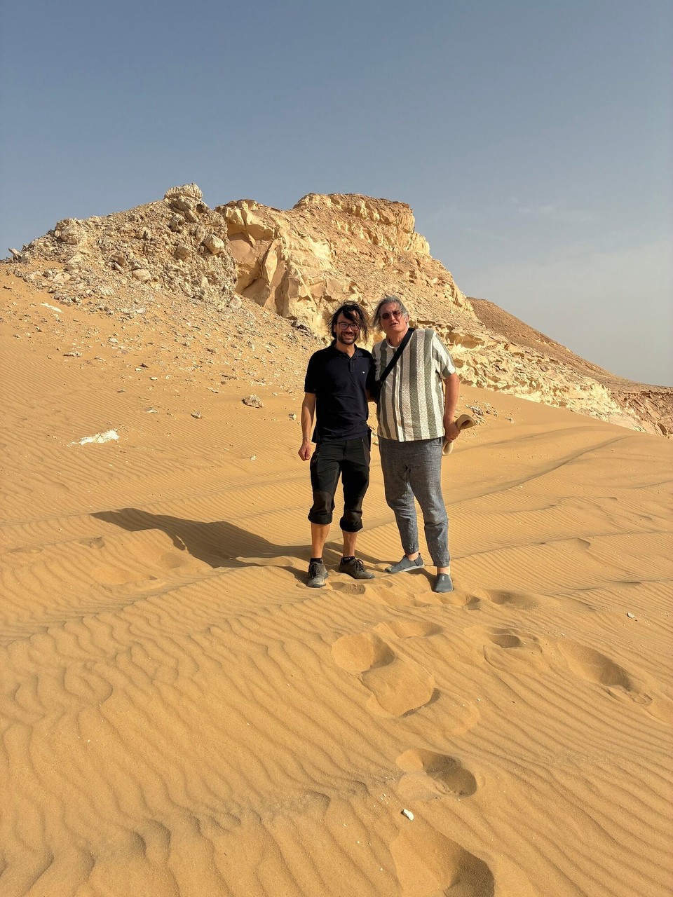 Ägypten - Bawiti - Fabian und ich in der Wüste von Bernhard 
