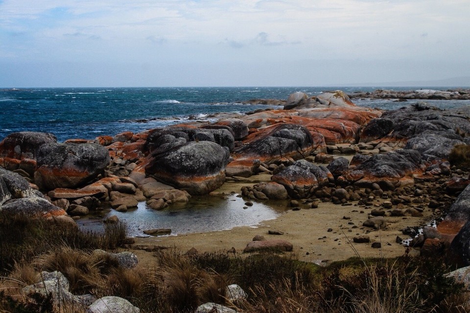 Australien -  - Es erübrigt sich die Erklärung, warum es Bay of Fire heißt 🙆🏻‍♀️