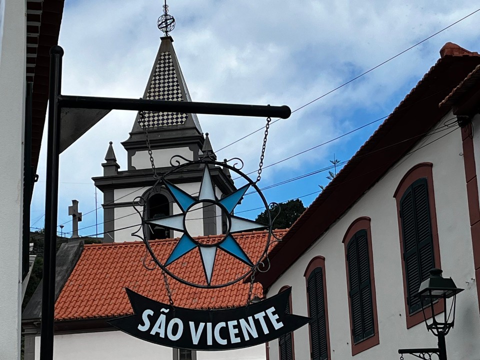 Portugal - São Vicente - Wie immer die Kirche
