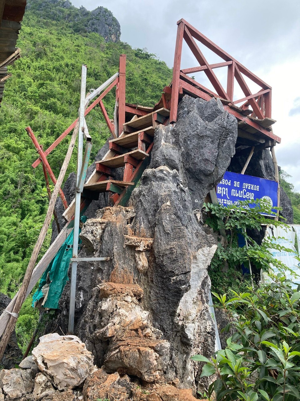 Laos - Ngoi - Nang Nong/ Sleeping Lady Viewpoint 2
