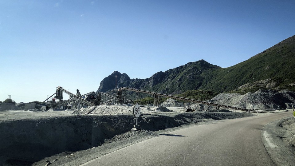 Norwegen - unbekannt - Kieswerk auf dem Weg nach Nykvåg und Hovden.