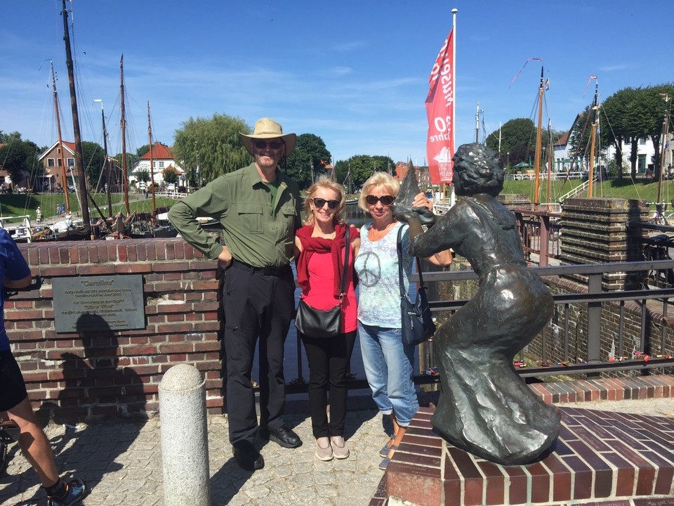  - Germany, Neuharlingersiel - Carolinensiel statues