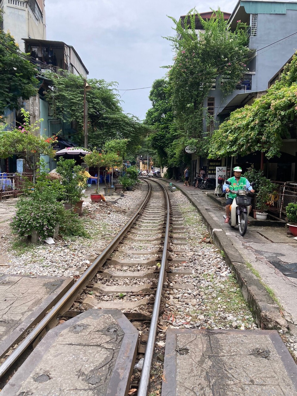 Vietnam - Ninh Bình - Hanois berühmte Zugstraße