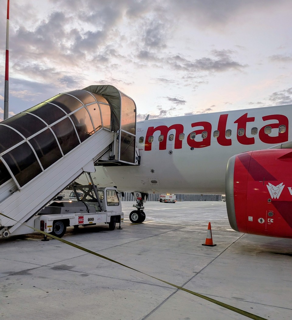 Malta - unbekannt - Kurz nach Sonnenaufgang bringt uns Malta Airlines wieder nach München.