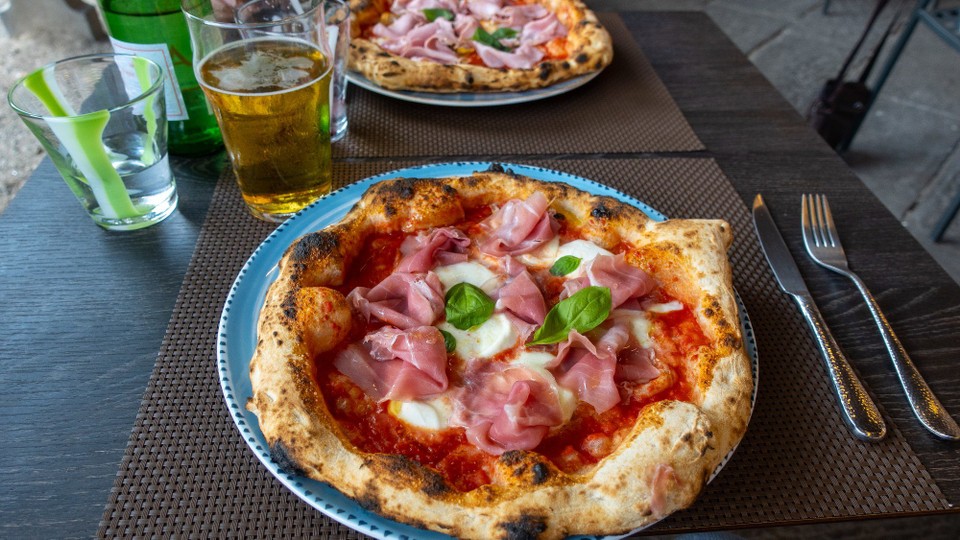 Italien - Lucca - Abends Pizza
