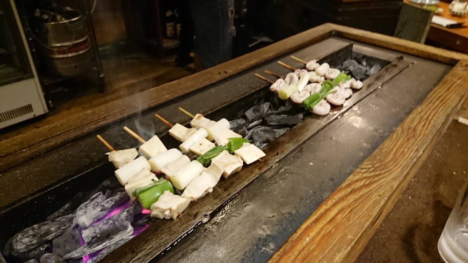 Japan - Yamagata - In diesem urigen Kneipe wird alles vom Schwein verwertet.
