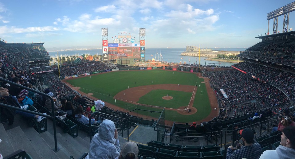 Vereinigte Staaten - San Francisco - Von unseren Plätzen hatten wir einen fantastischen Ausblick - nicht nur auf das Stadion.