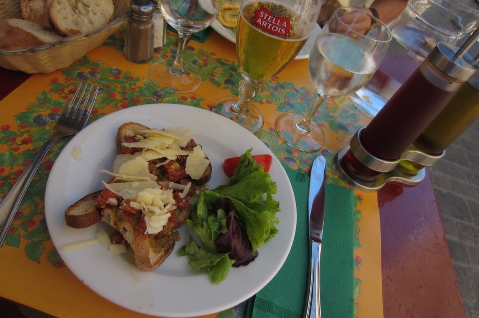 Frankreich - Saint-Tropez - Bruchetta! Lecker! Könnt ich jeden Tag essen!