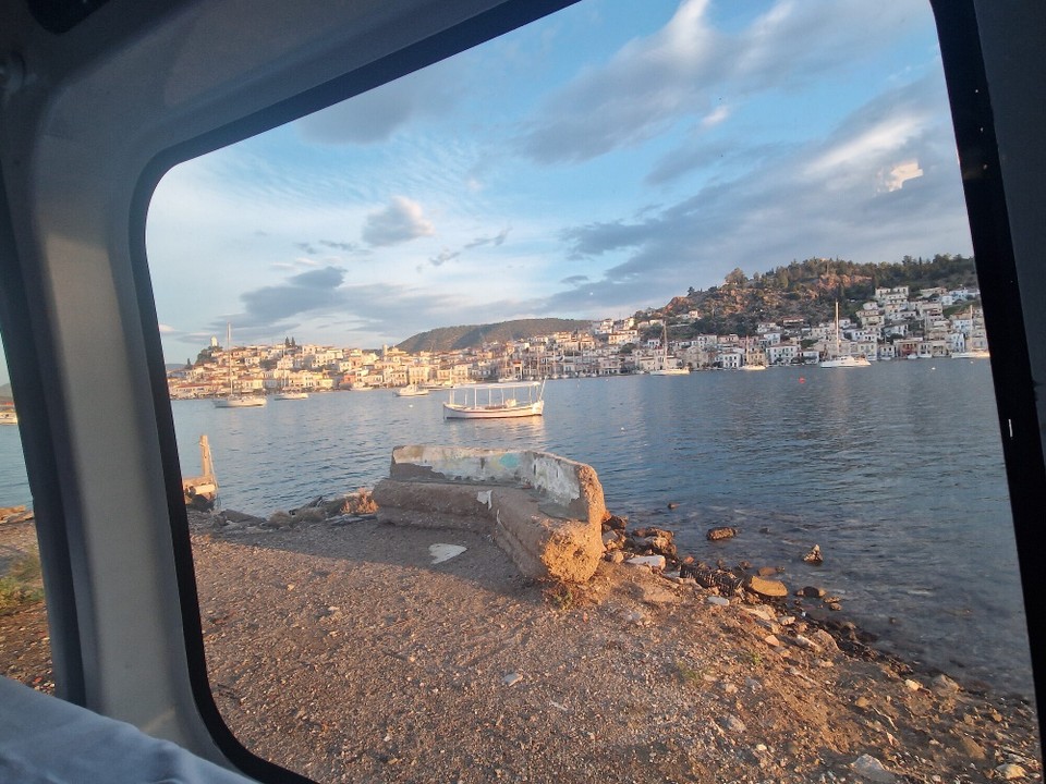 Griechenland - Poros - Blick aus dem Schlafzimmerfenster 