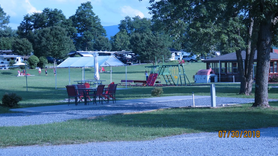USA - Luray - Spielplatz vor der Haustür