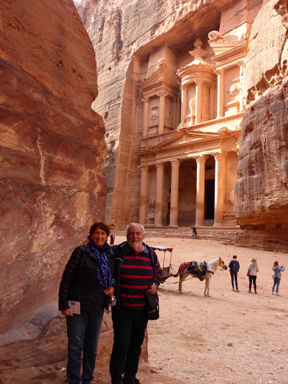 Jordanien - Aqaba - Wir beide vor der Schatzkammer 