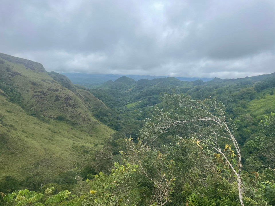 Panama - El Valle de Antón - … wird man mit einem schönen Blick 🌳…