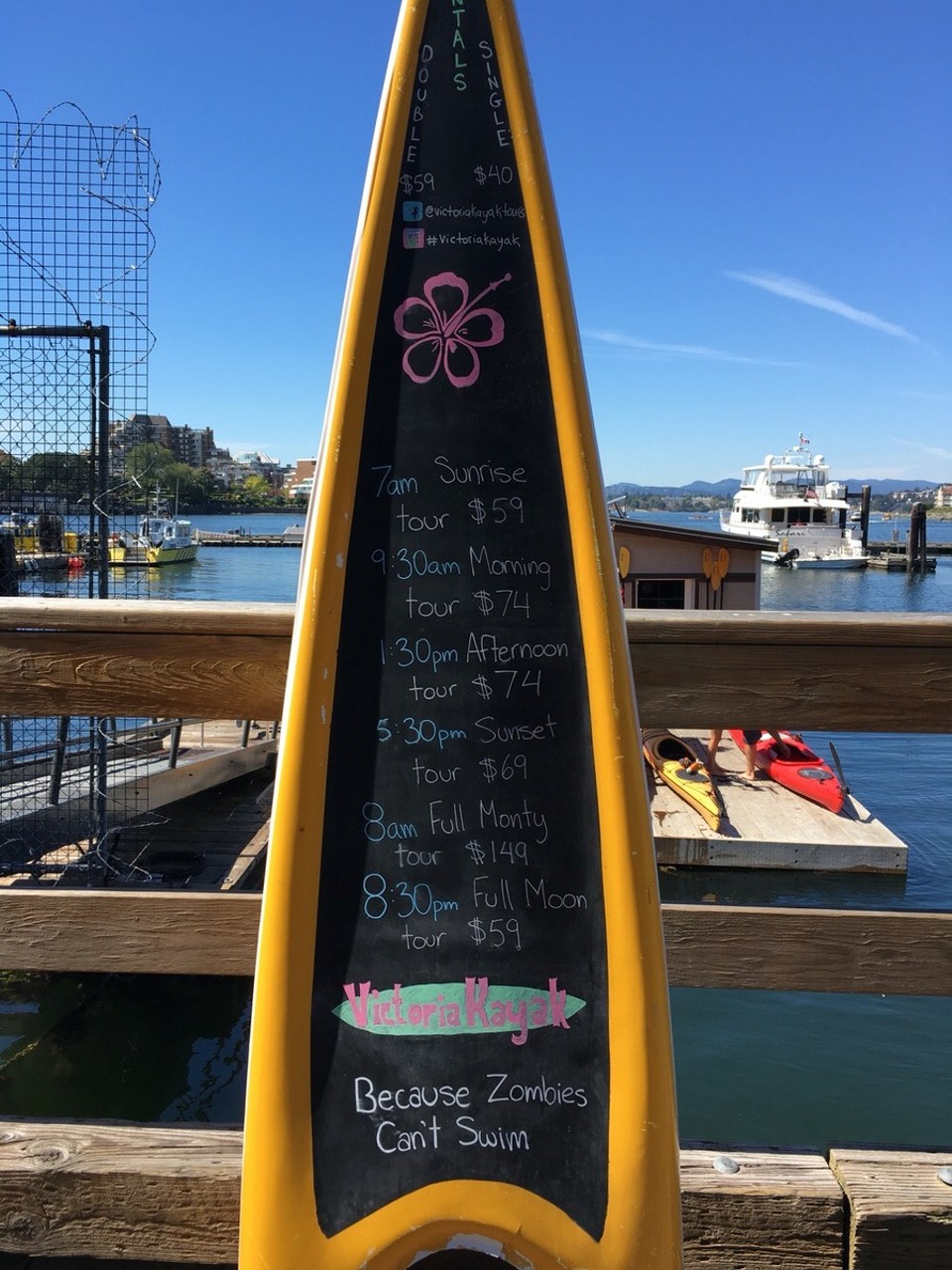 Kanada - Victoria - Eigentlich ist das schon ein Grund sich ein Kajak auszuleihen =) Da ich aber keine Zombies gesehen habe, bin ich dann doch an Land geblieben 