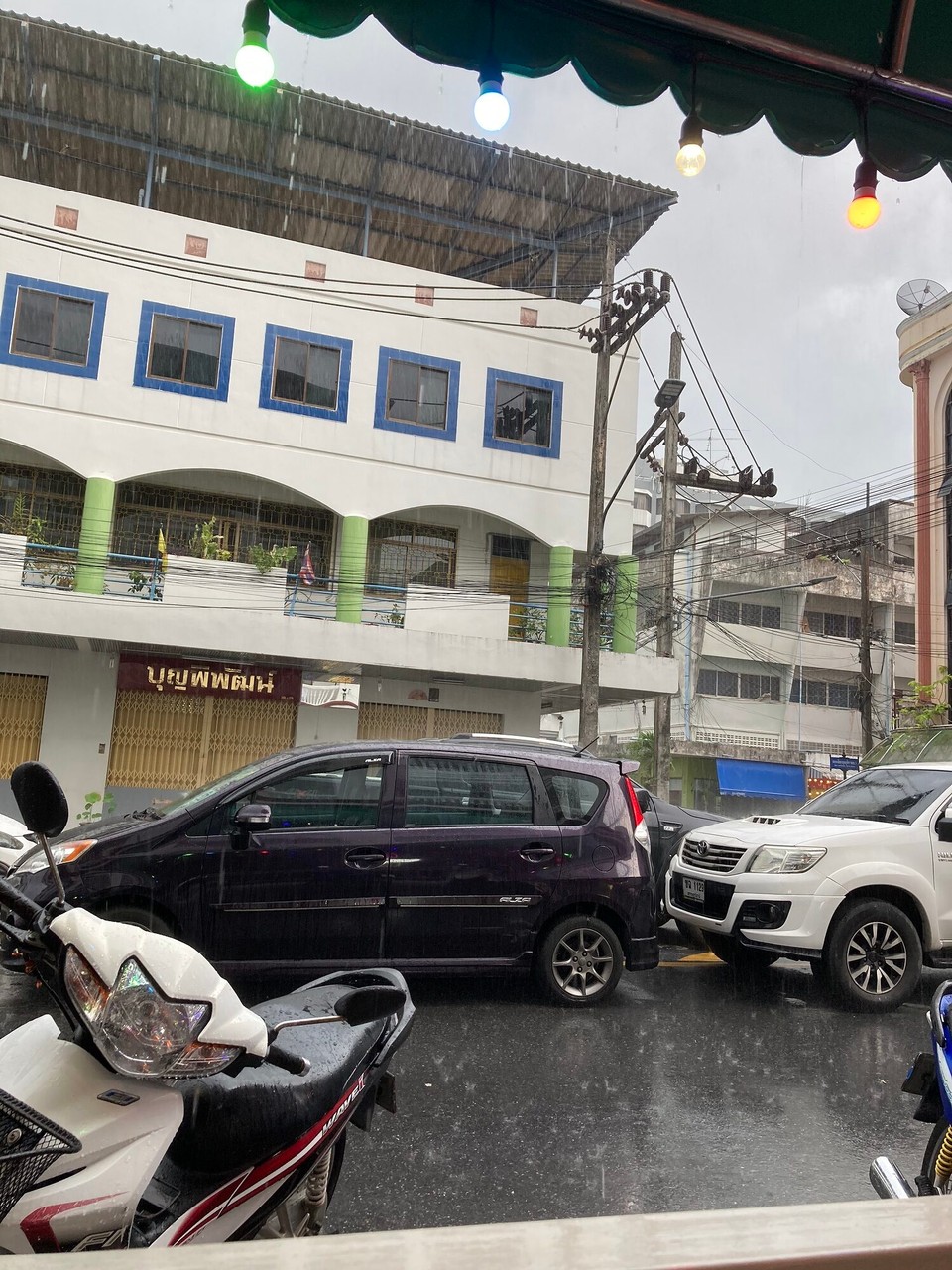 Thailand - Amphoe Hat Yai - Am frühen Abend regnet es mal wieder 🤷🏻‍♀️