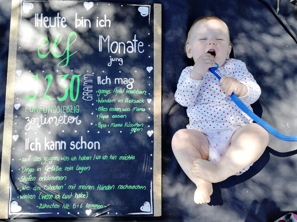 Kroatien - Medulin - Nach etlichen Versuchen ist Fabi das etwas verspätete elfte Monatsfoto geglückt!